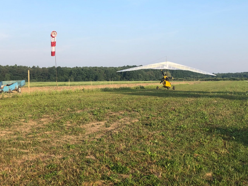 На Закарпатті виявили мотодельтаплан, яким могли переправляти контрабандний товар